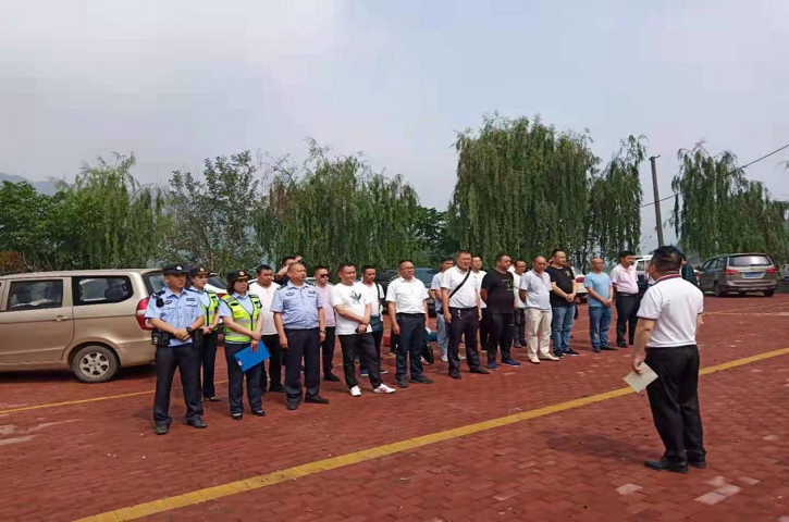 我县多部门联合<font color='red'>执法</font> 严打违规垂钓及非法捕捞行为