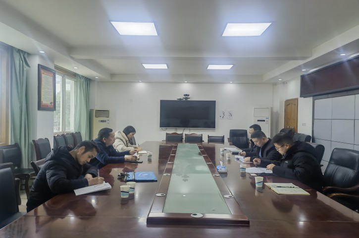 四川路桥建设集团与<font color='red'>剑阁县</font>举行座谈会