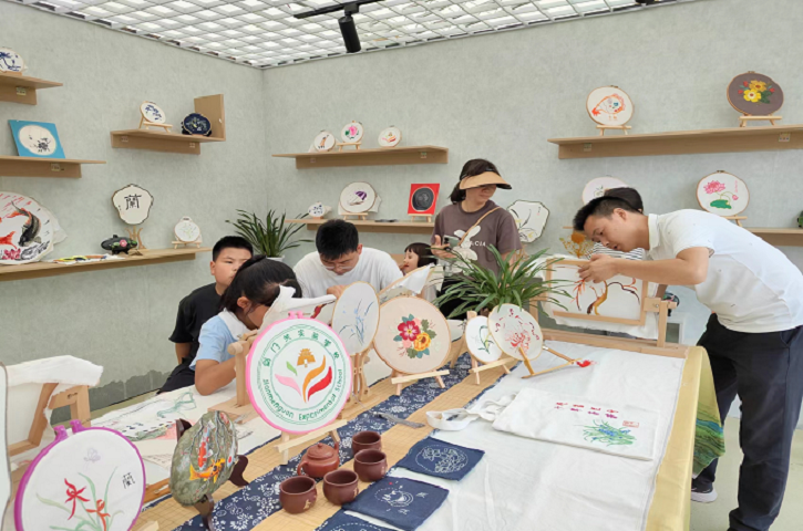 <font color='red'>剑阁县</font>组织中小学生参加广元市第十一届中小学生艺术展演活动