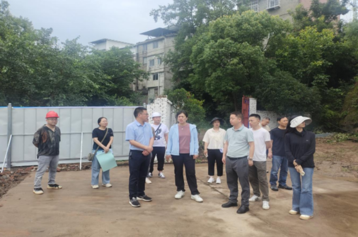 省生态环境厅对<font color='red'>剑阁县</font>土壤污染修复工作开展调研