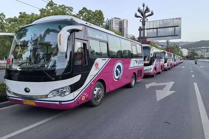 <font color='red'>剑阁县</font>交通运输局圆满完成“古蜀道徒步游”运输服务保障工作