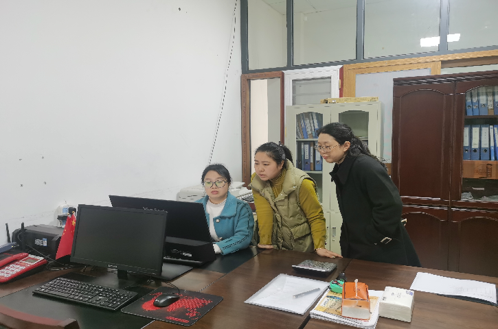 <font color='red'>剑阁县</font>统计局走访企业送服务，加强工业企业规范化建设