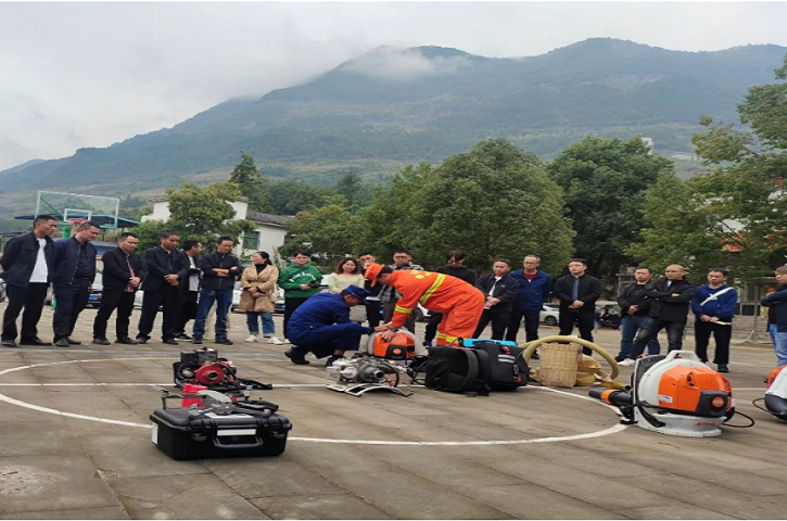 <font color='red'>剑阁县</font>举行2023年度森林防灭火 “教官团”送教培训活动